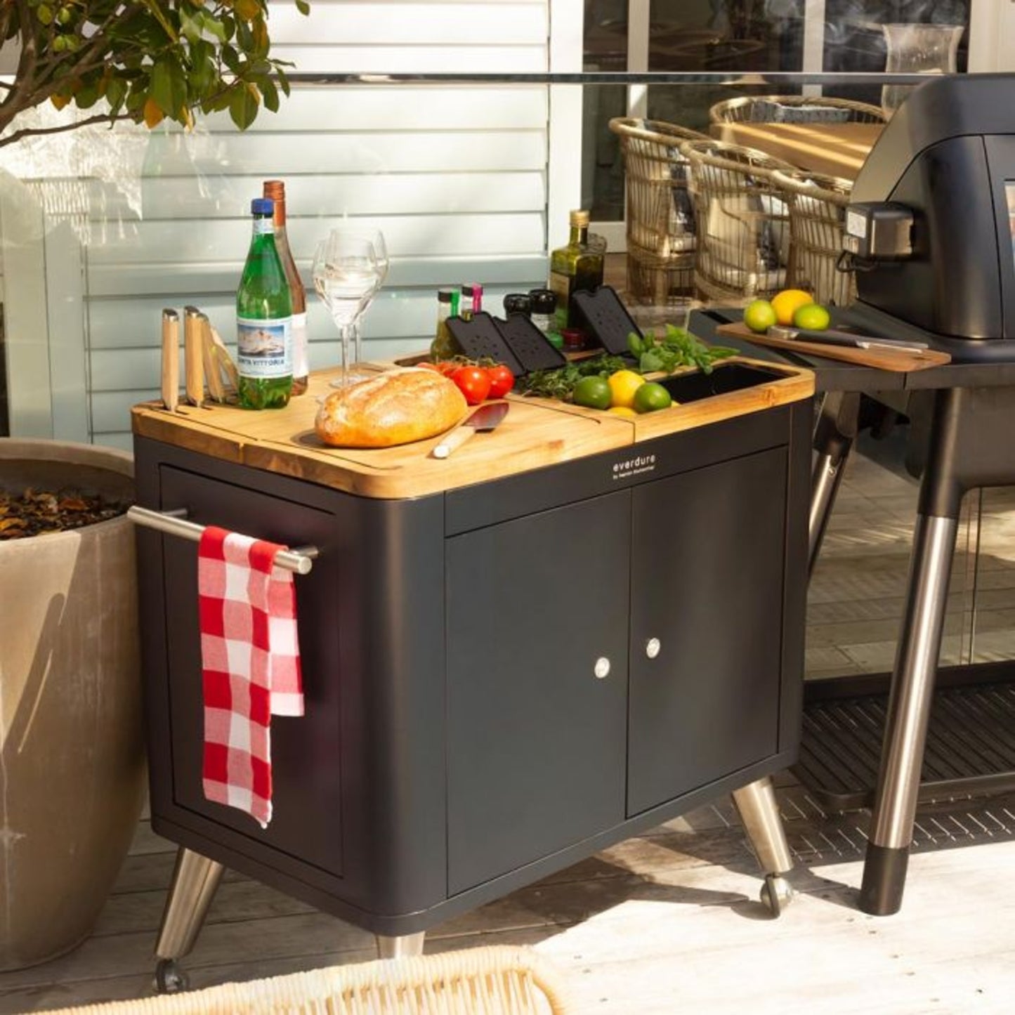 Everdure Prep Kitchen Charcoal BBQ Graphite
