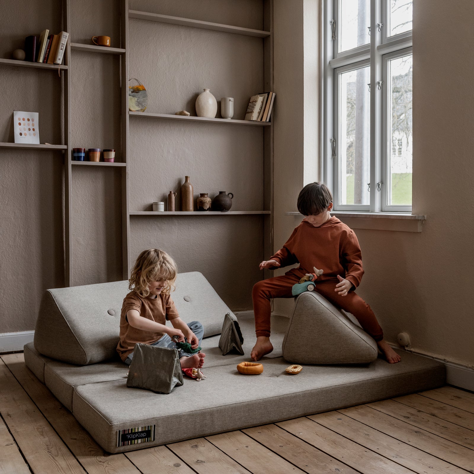 By KlipKlap KK Ryggstöd Kort Sand m. Sand