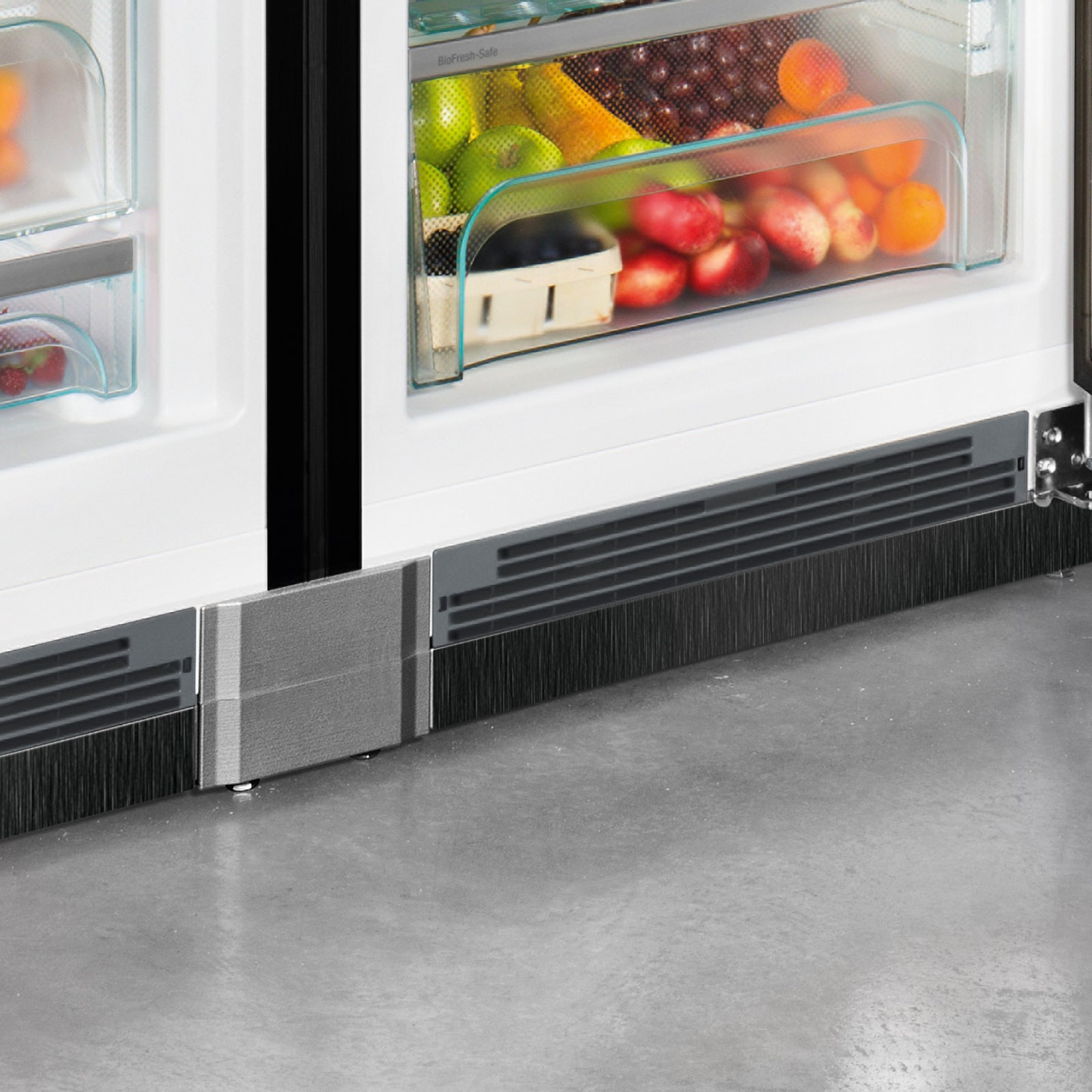 Liebherr SideBySide Height Adjustment Black