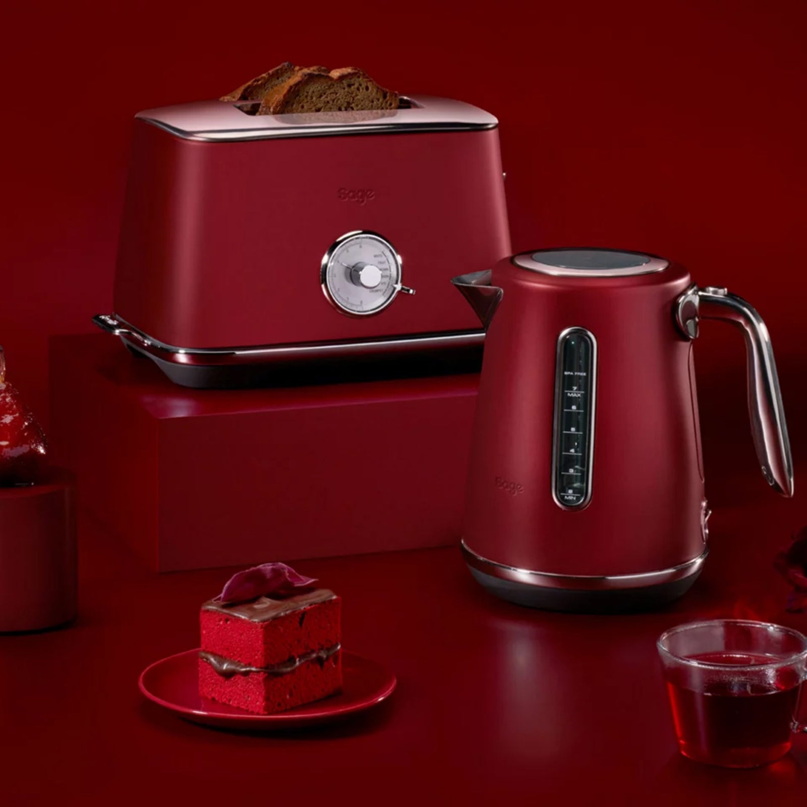 Sage SKE 735 RVC Kettle Red Velvet Cake