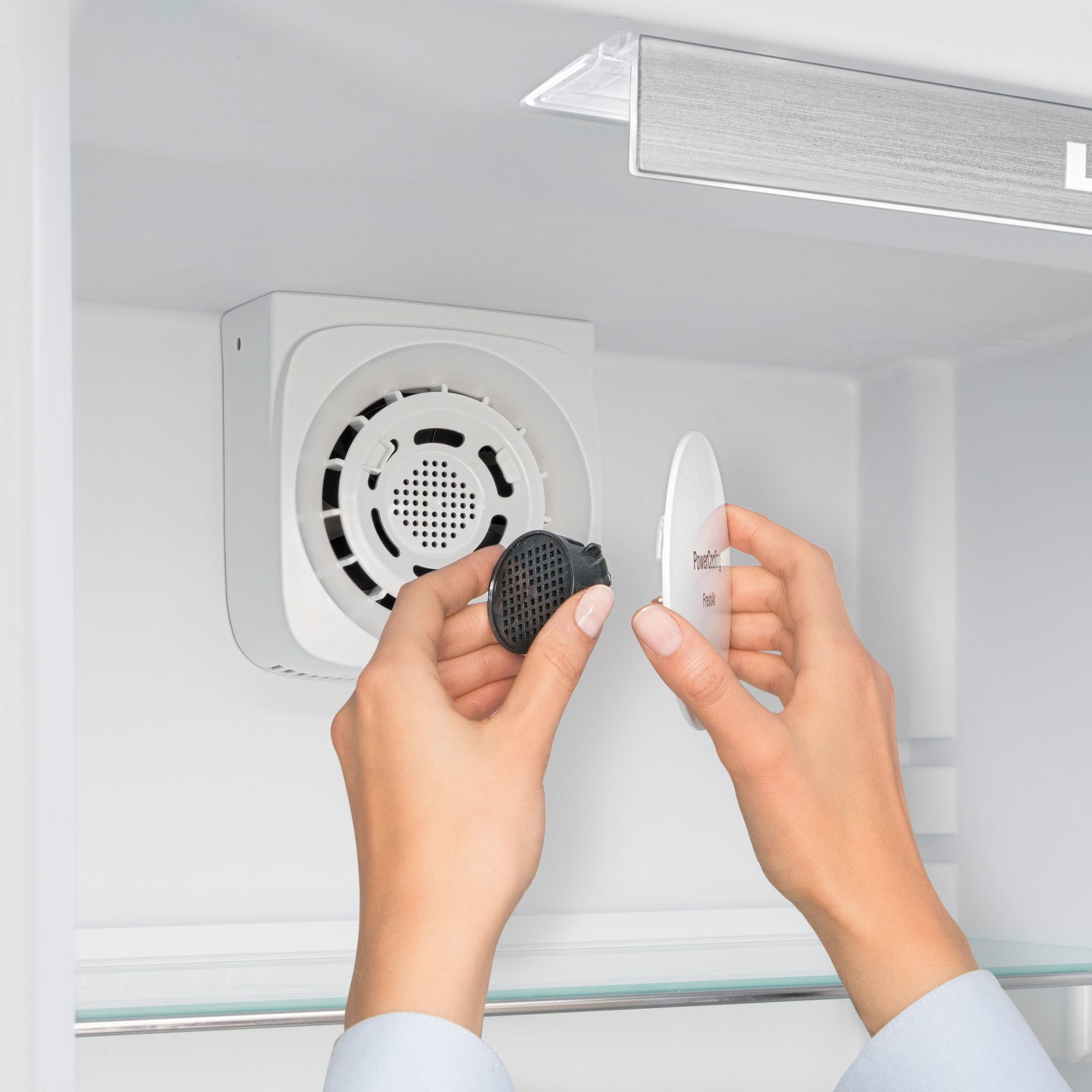 Liebherr FreshAir aktivt kullfilter Grå