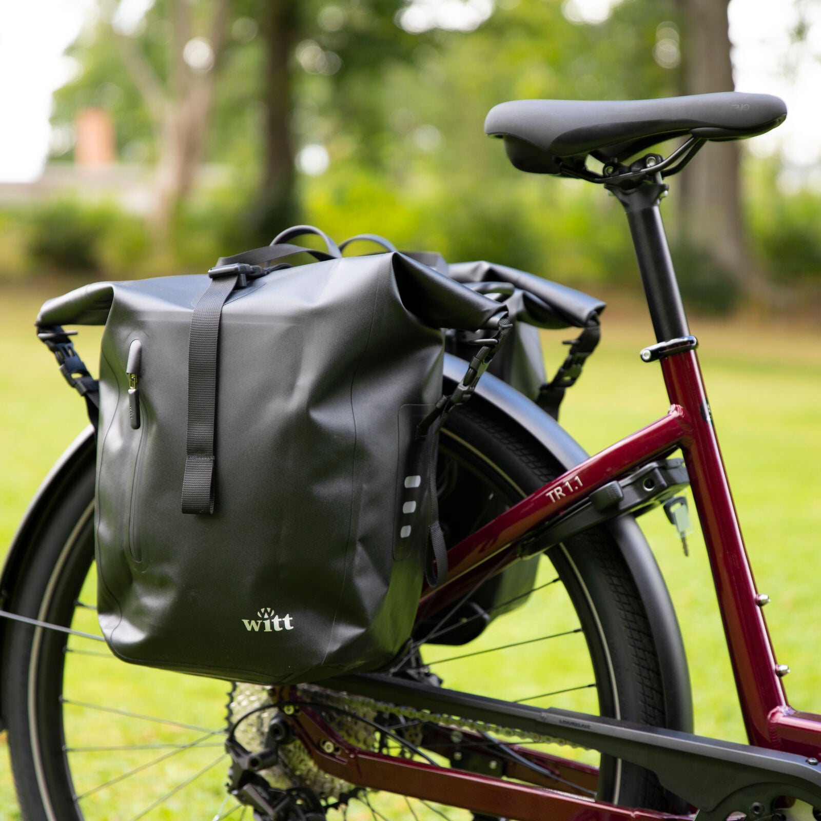 Witt Explorer Pannier Bag 25 L  Black