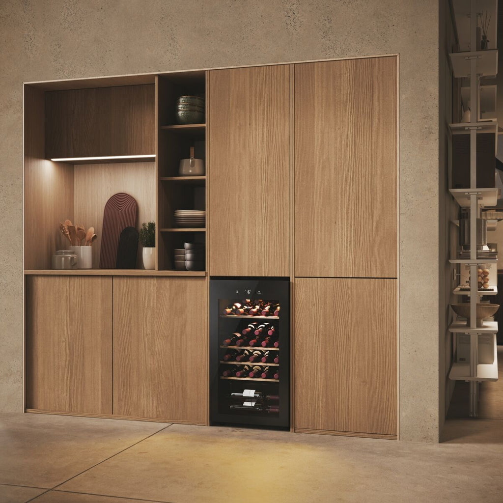 Haier HWS34GGH1 Freestanding wine Black