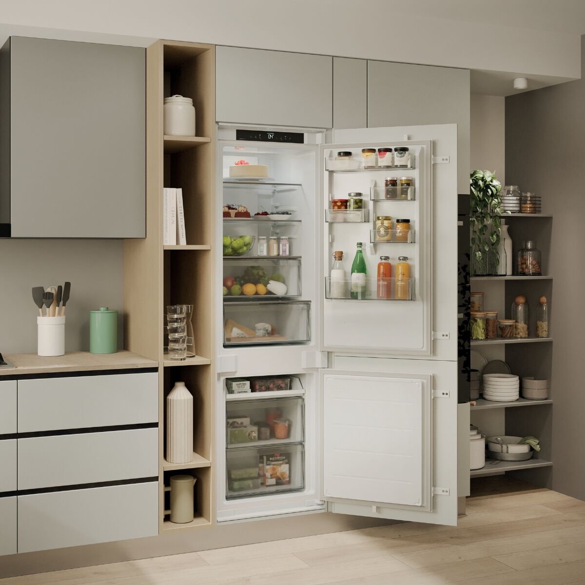 Candy CNBQT3518E Fridge-freezer Integrated