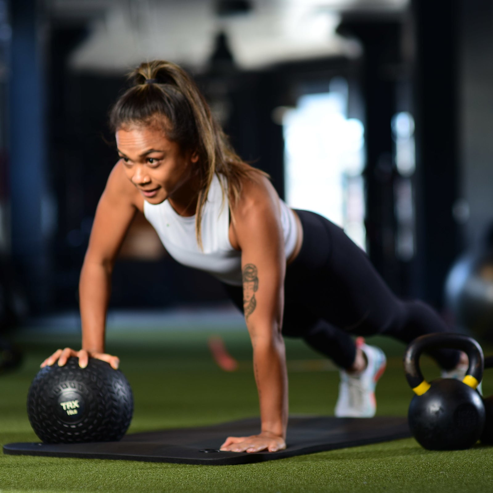 TRX 8 lb /3,6 kgs Slam ball Black