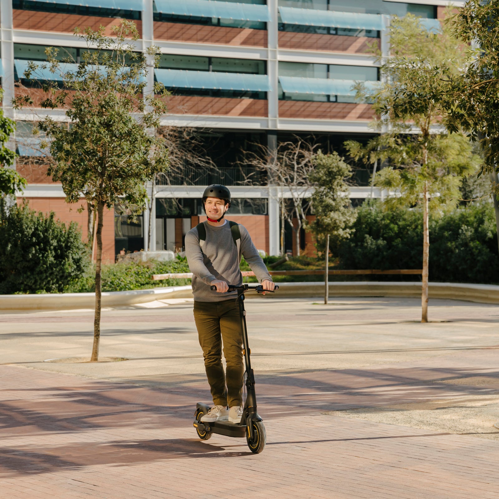 Segway Ninebot Kickscooter MAX G2 E Grå
