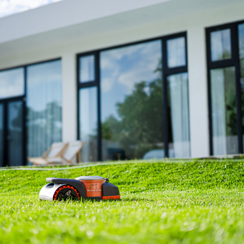 Segway Navimow H3000E Incl Visionfence Robotic lawn mower Grey