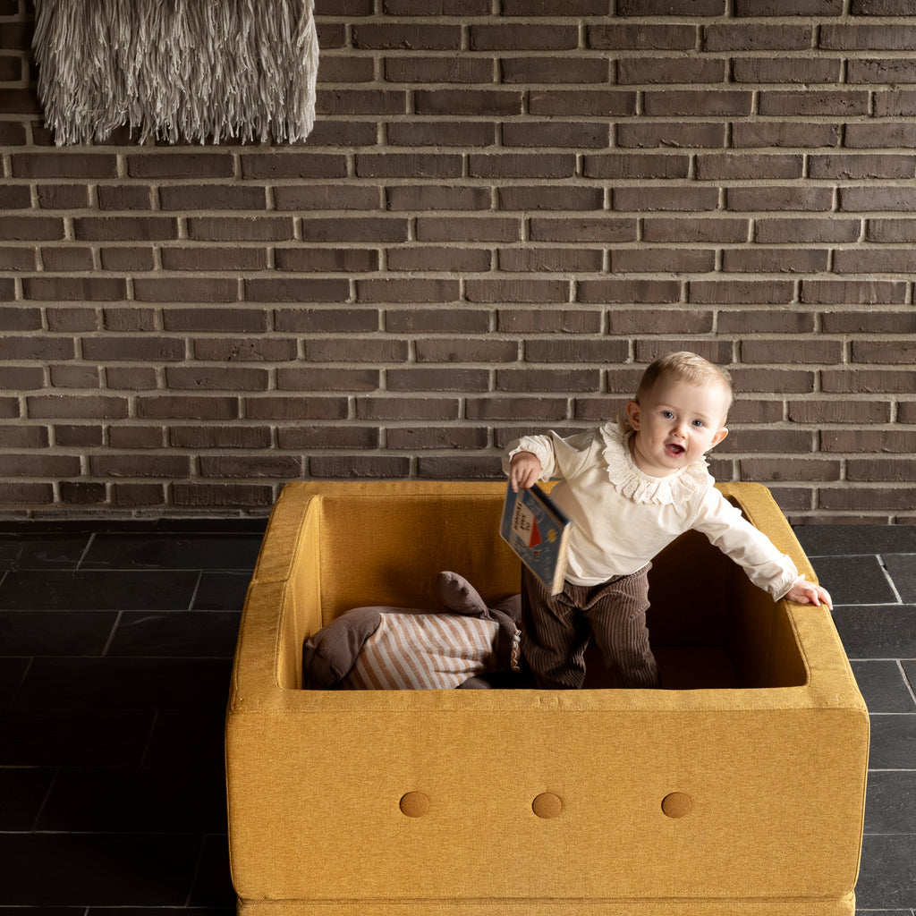 By KlipKlap Play Fold Square Mustard w. Mustard