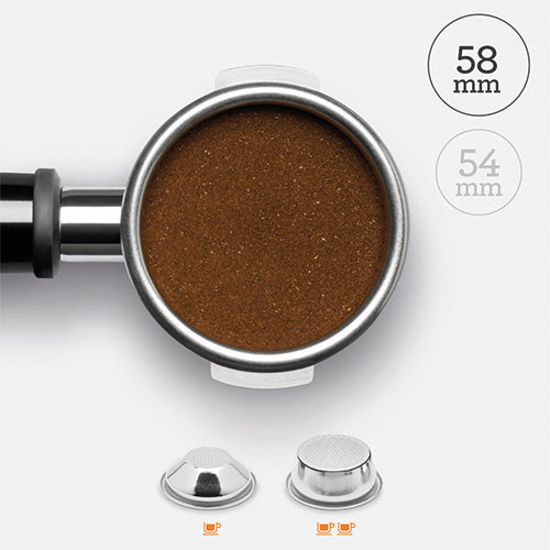 Det professionelle 58 mm portafilter kan rumme en 22 g dosis