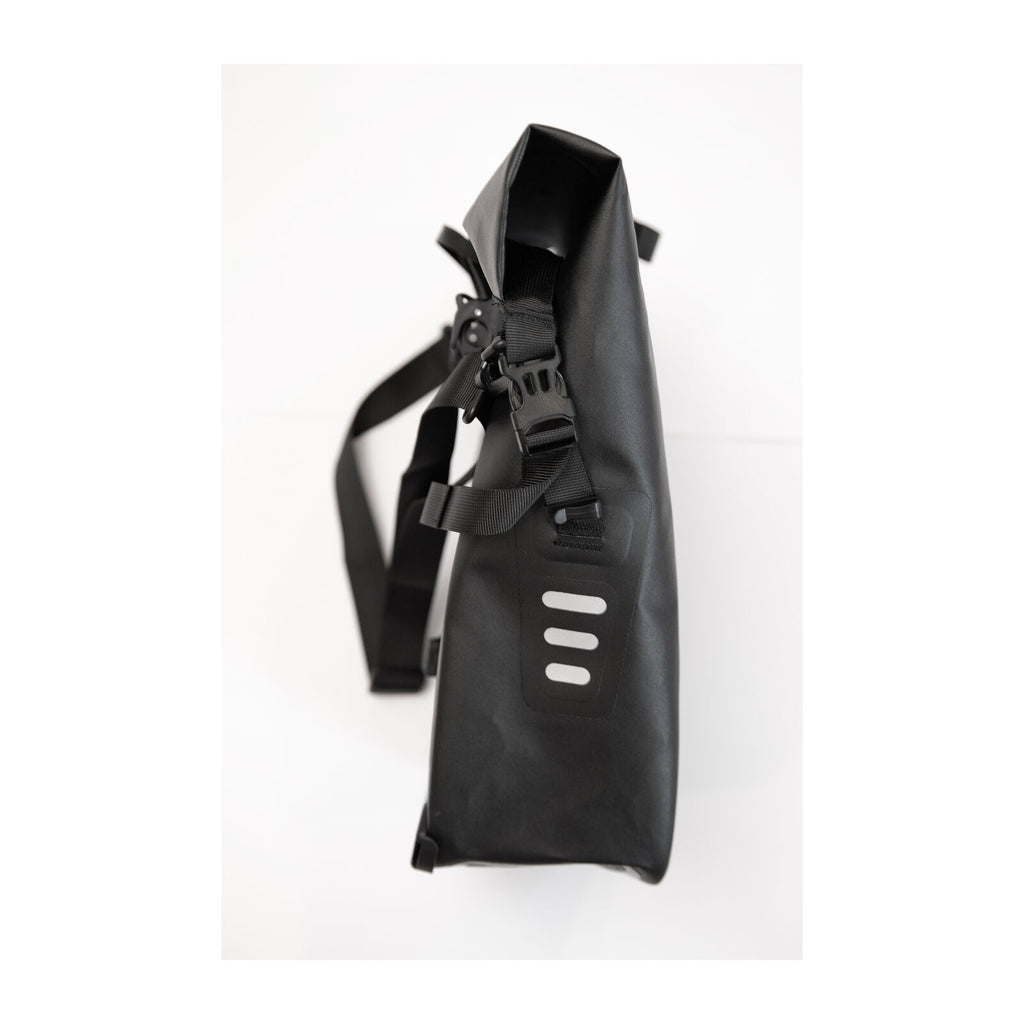 Witt Explorer Pannier Bag 25 L  Black