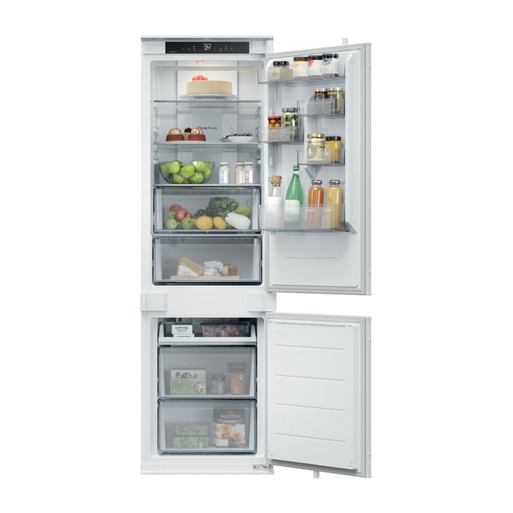 Candy CNBQT3518E Fridge-freezer Integrated
