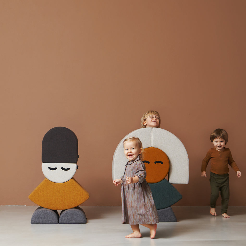 By KlipKlap KK Mrs. Circle Face Mustard Brown