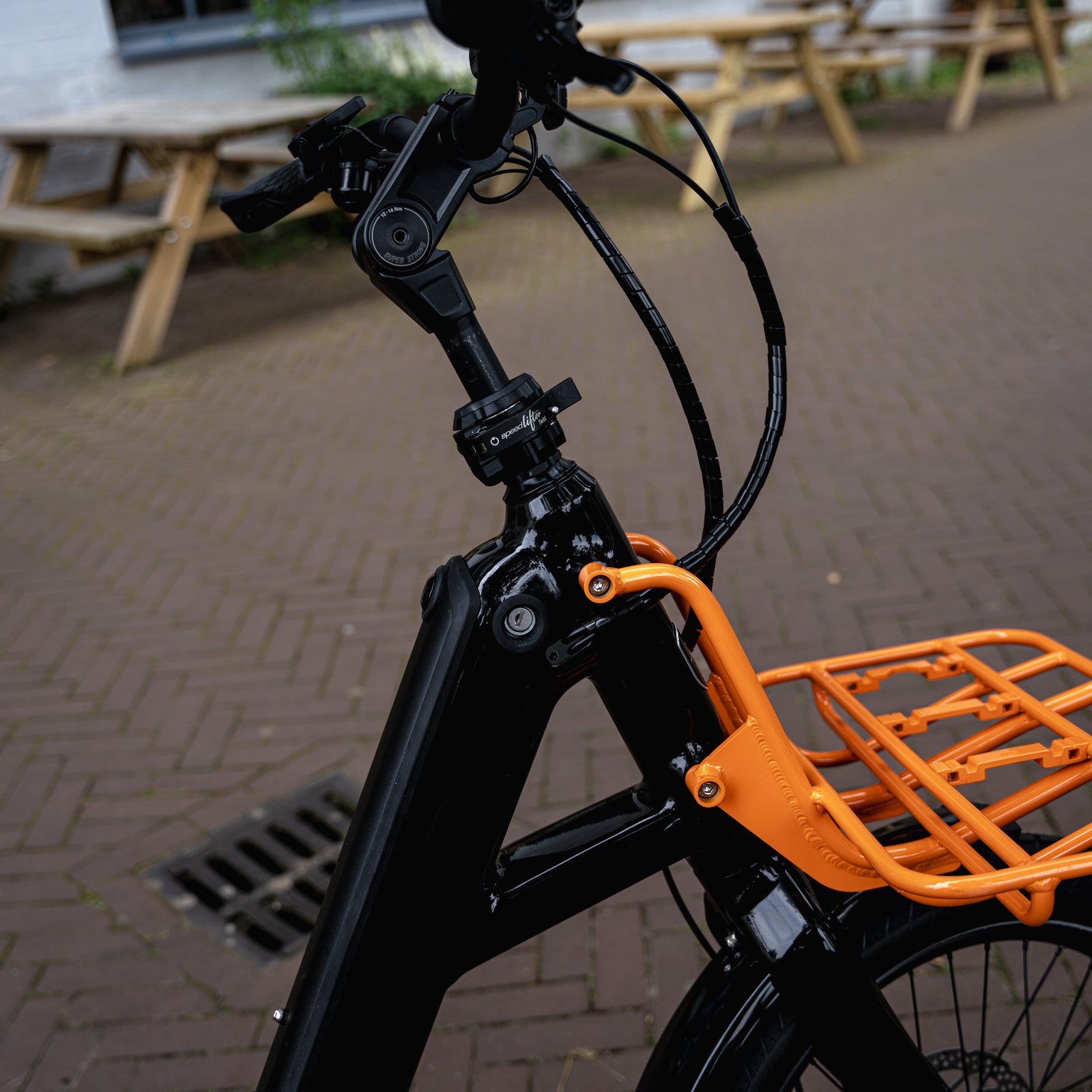 BESV CPT 1.0 MY2025 X step 468 one size Compact Night Black Gloss