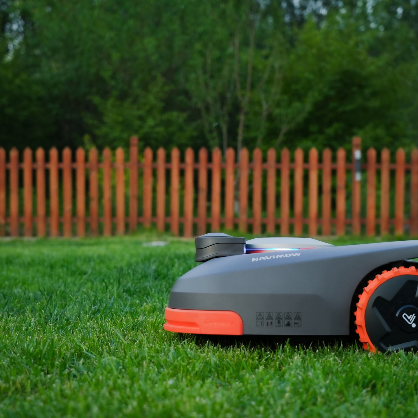 Segway Navimow H3000E Inkl Visionfence Robotplæneklipper Grå