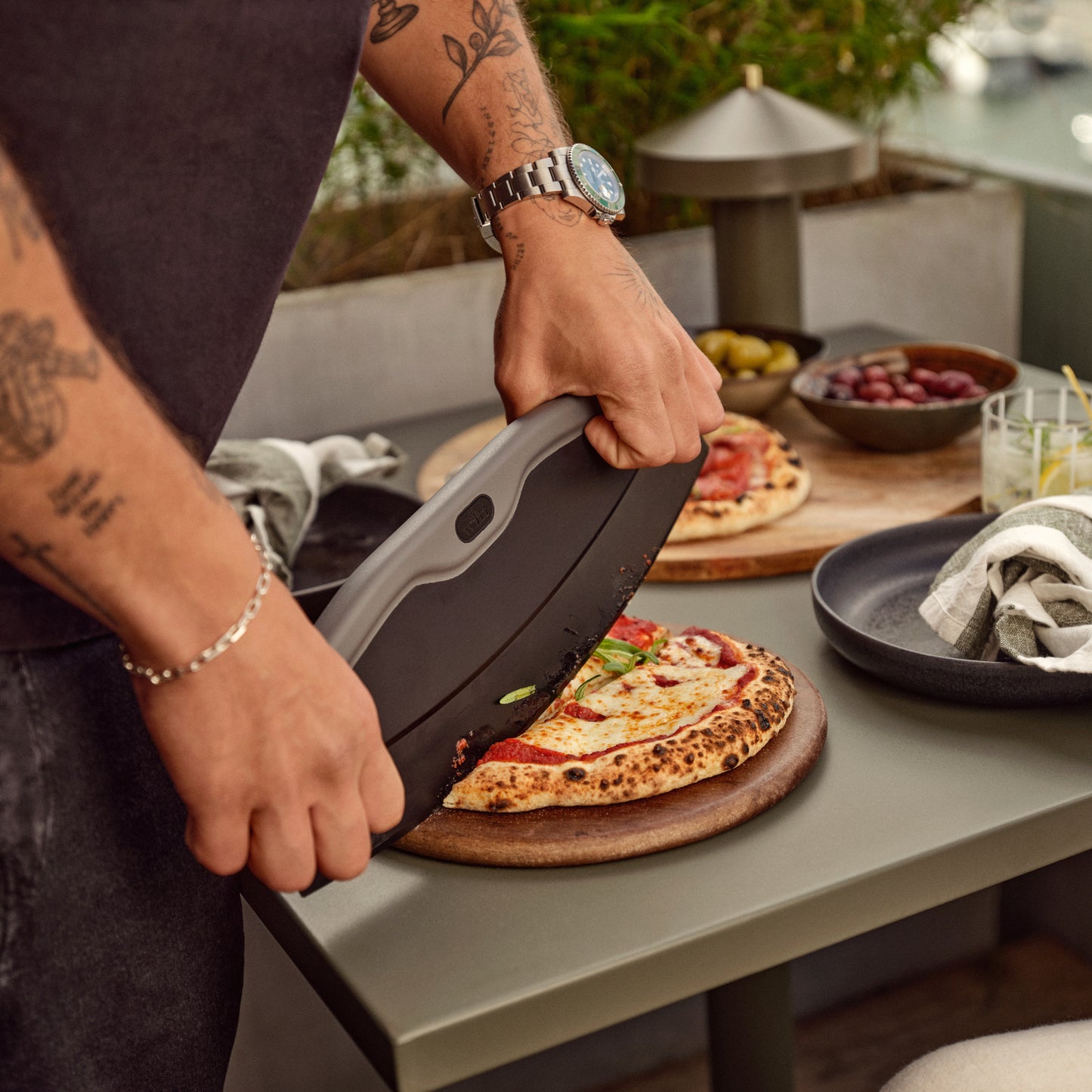 Witt Pizza Rocker Cutter Black