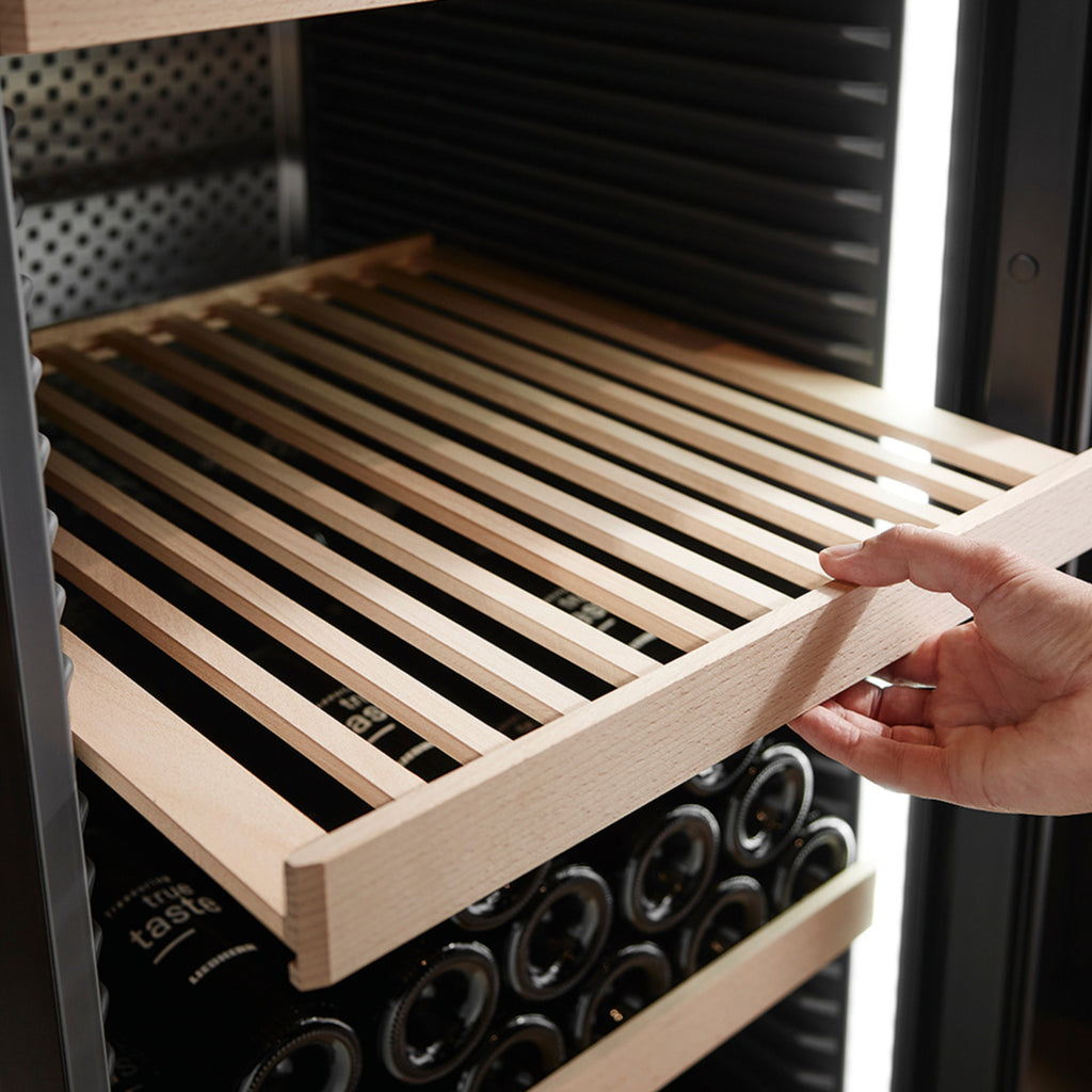 Liebherr Wooden shelf, height-adjustable