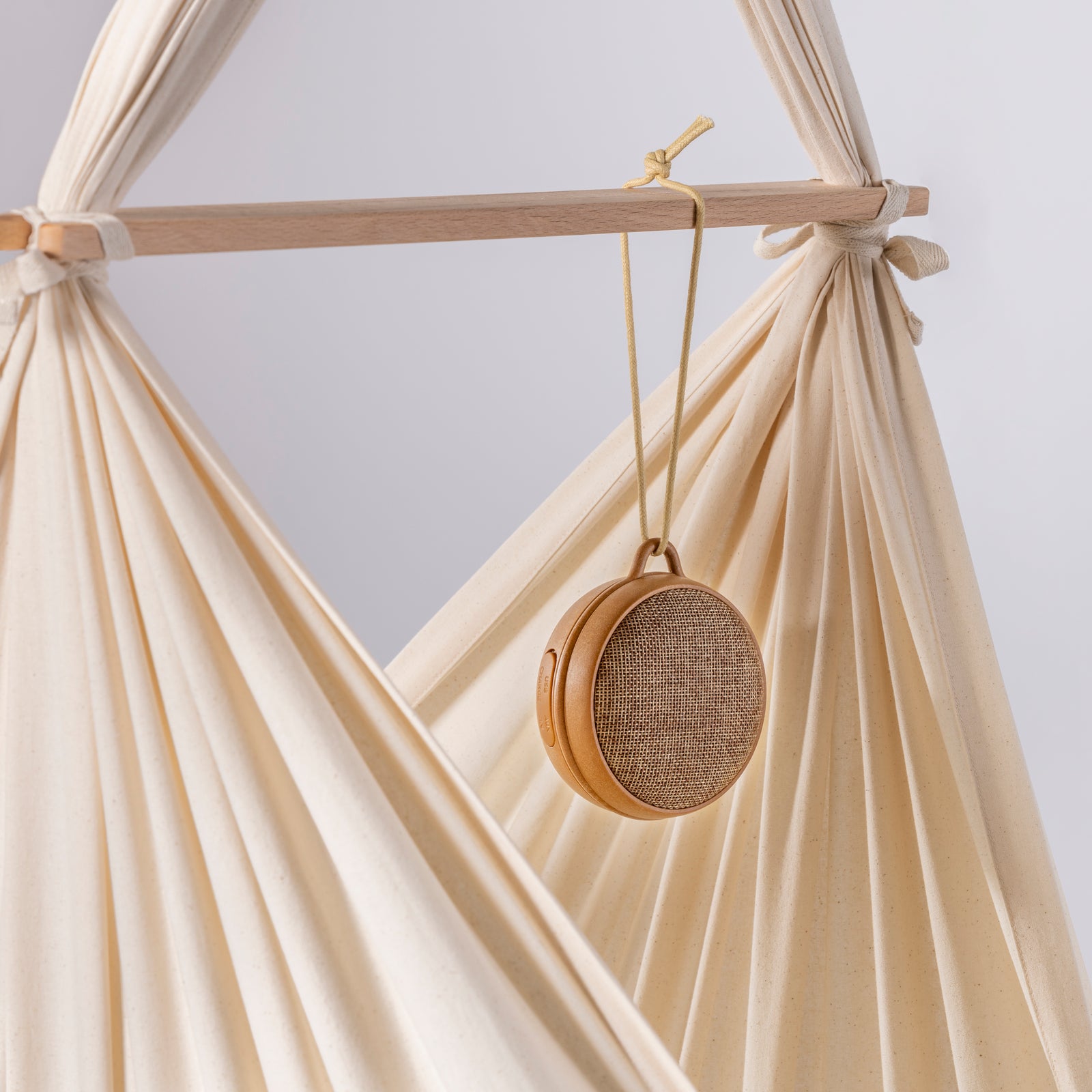 Membantu White Noise Speaker - Echo01 Wood