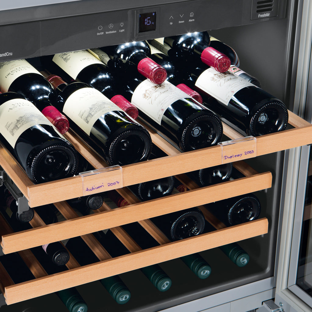 Liebherr Clip on labelsystem Black