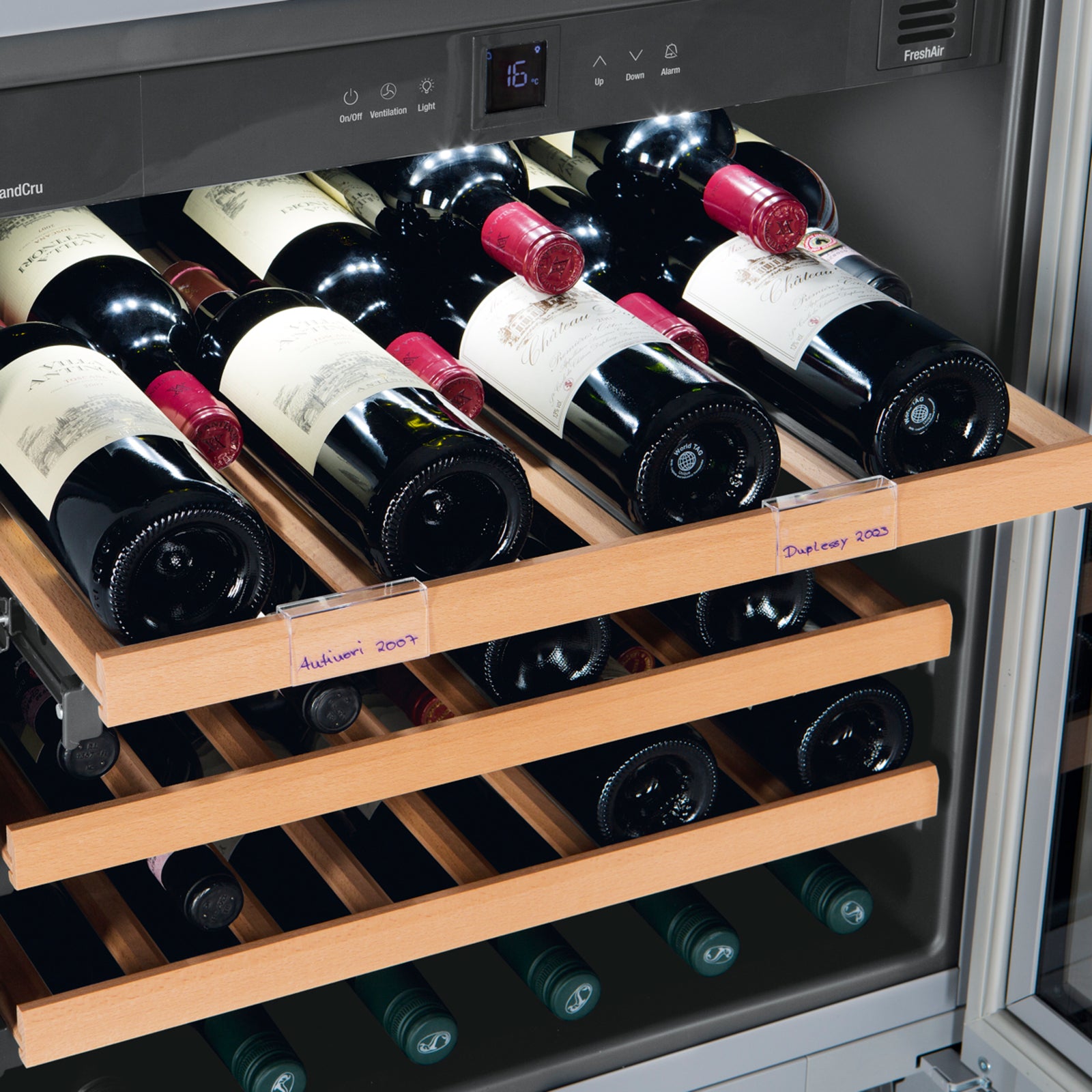 Liebherr Clip on labelsystem Black