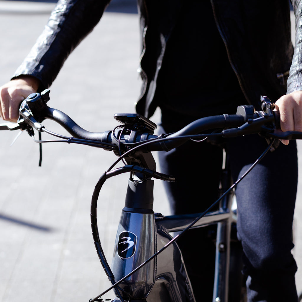 BESV CT 2.5 MY25 Low Step 450 Small City Night Black