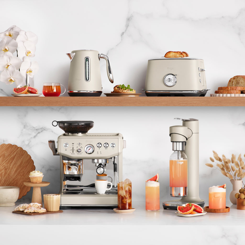 Sage SKE735ALM Soft Top Luxe Kettle Almond Nougat