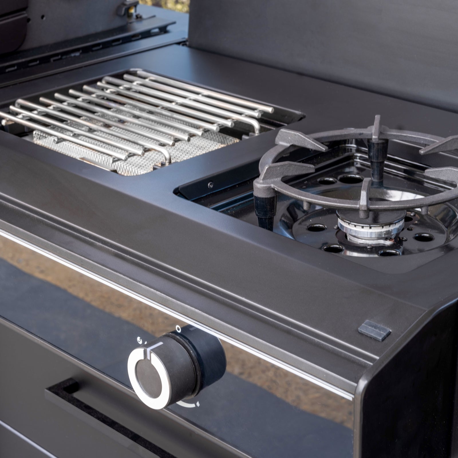 Outdoorchef KITCHEN HEAT X-515/245 30MB HPL Gas BBQ Black