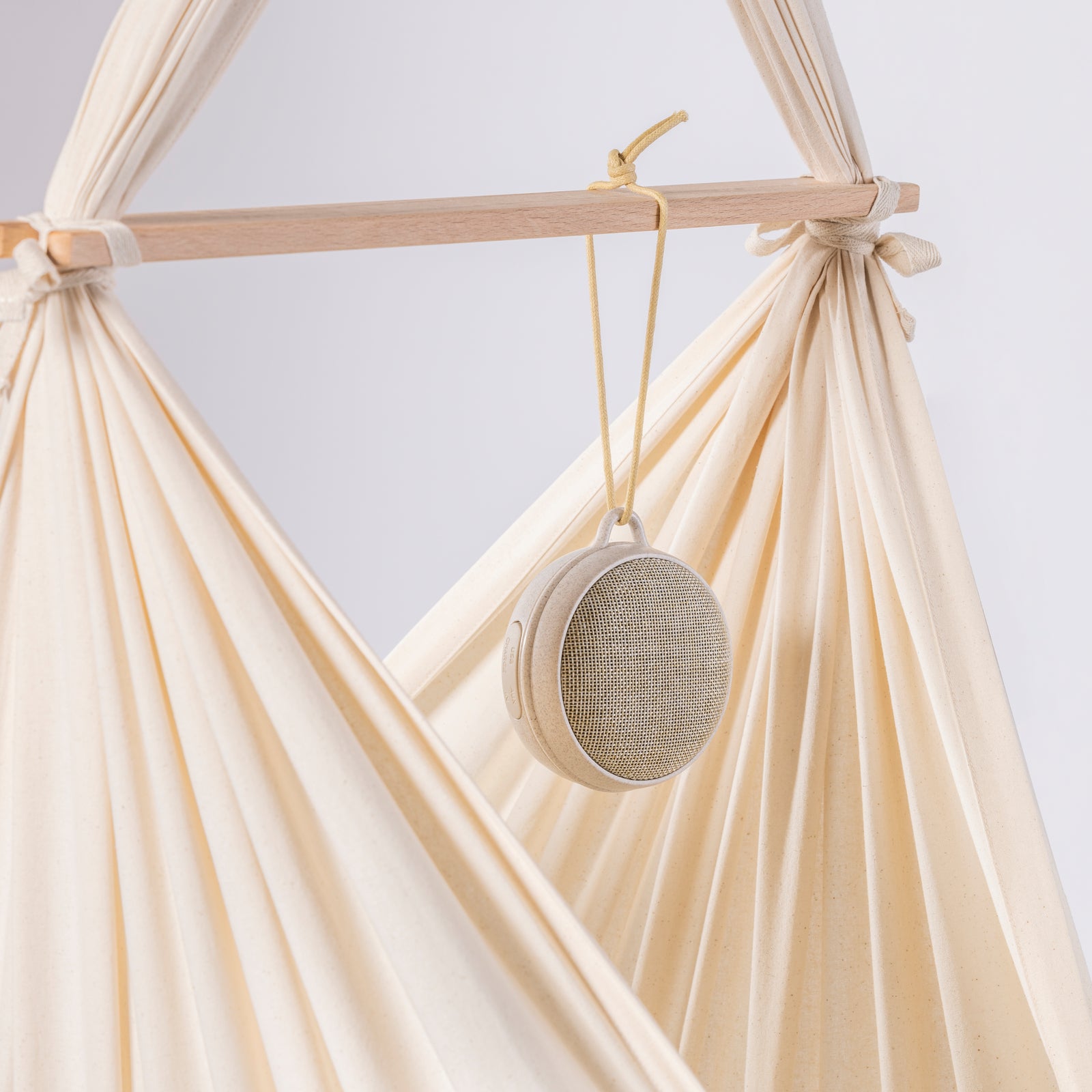 Membantu White Noise Speaker - Echo01 Wheat