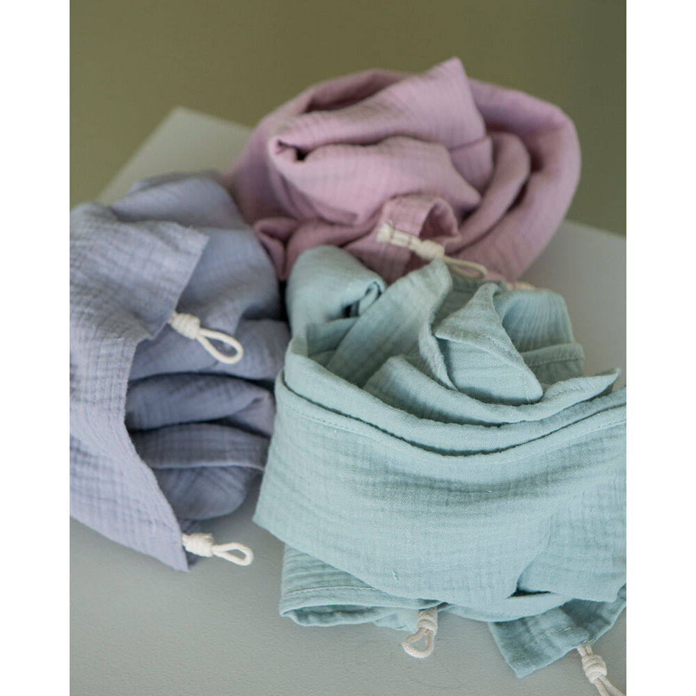 Membantu Baldakin Rosa